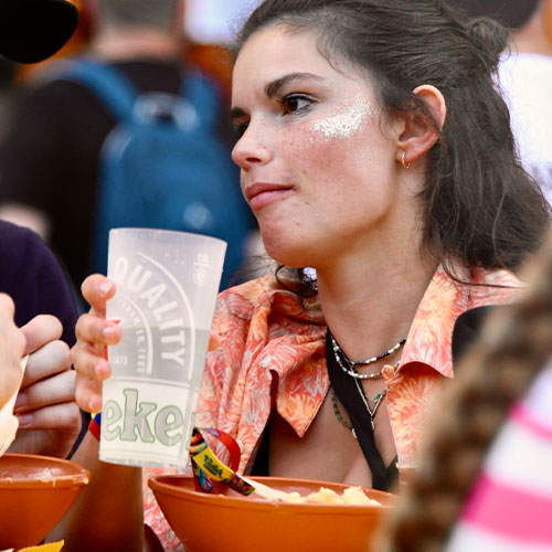 gobelet ecocup et plat kiobox by Re-uz au festival des Eurockéennes de Belfort